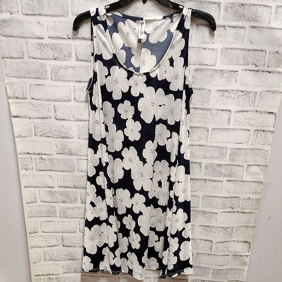 Shoreline Black and White Floral Dress - Picture 1 of 3